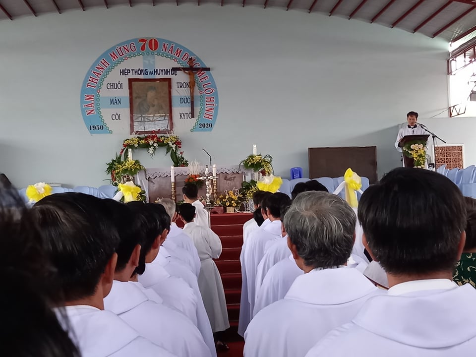 KẾT THÚC NĂM THÁNH KỶ NIỆM 70 NĂM ĐỨC MẸ LÔ HÌNH TẠI TTHH LA MÃ BẾN TRE