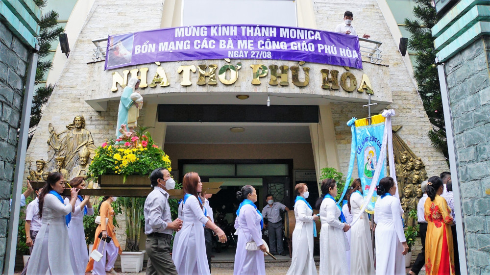 Giáo xứ Phú Hòa: Mừng kính Thánh Monica bổn mạng giới hiền mẫu 2022