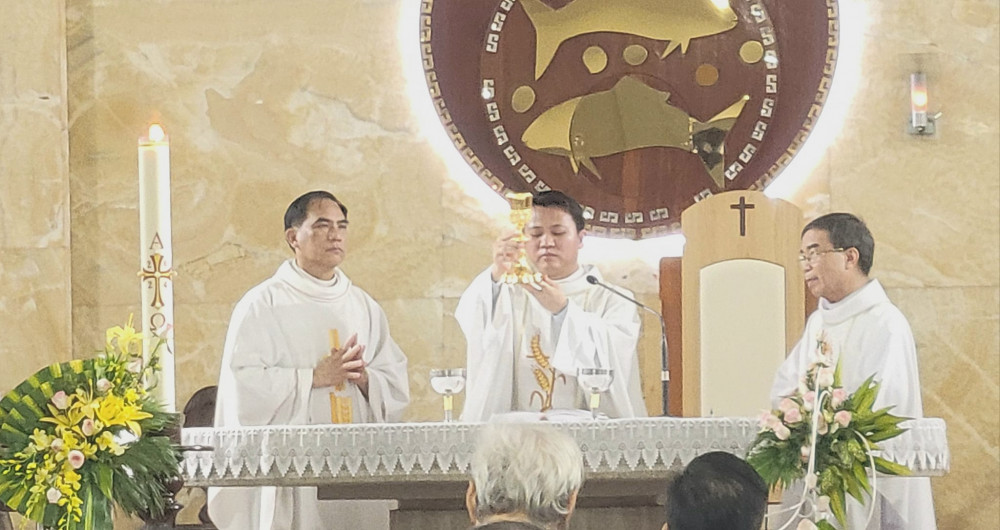 Mừng kỷ niệm hồng ân thánh chức linh mục Anrê Phạm Văn Phong