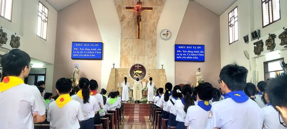 LỄ KÍNH TRỌNG THỂ CHÚA GIÊSU KITÔ VUA VŨ TRỤ