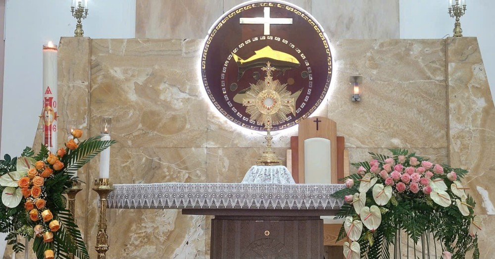 Gx Phú Hòa : Chầu Thánh Thể – Trở Về Nguồn Mạch Sự Sống Và Tình Yêu