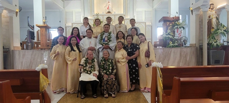 Mừng 77 Năm Hôn Phối